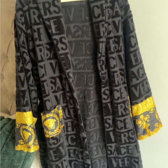 Versace Other - Classic Versace Black and Gold Patterned bath robe
